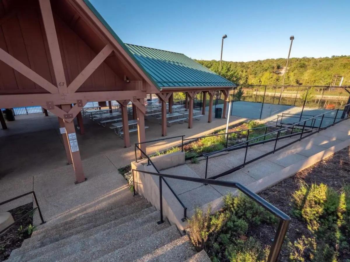 Golf On Site - Walk-In Shower - Jetted Tub - Free Attraction Tickets Included Branson Esterno foto
